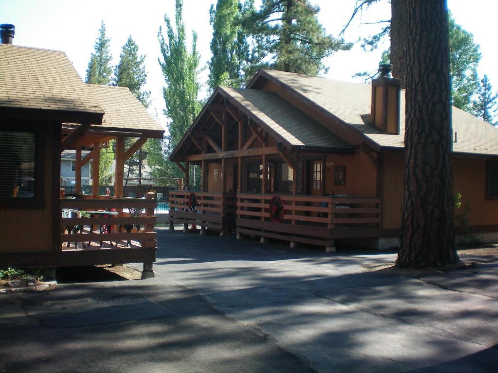 Majestic Moose Lodge - Coptic Village บิ๊กแบร์เลค ภายนอก รูปภาพ